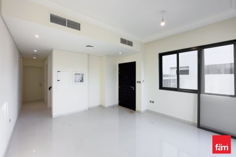Villa de 3 dormitorios en Dubai, UAE No. 100350 4