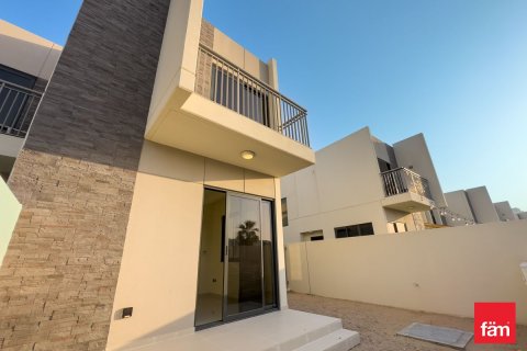 Villa de 3 dormitorios en Dubai, UAE No. 100350 2