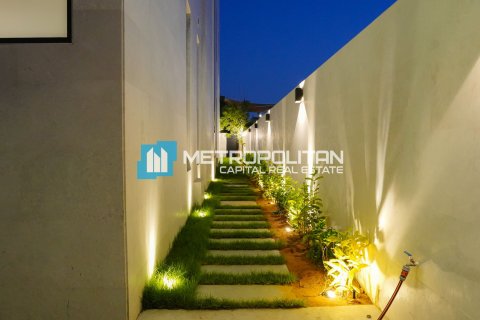 4 bedrooms Villa on the Yas Island, UAE No. 90855 3