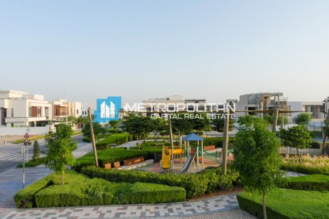 4 bedrooms Villa on the Yas Island, UAE No. 90855 10