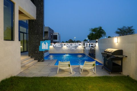 4 bedrooms Villa on the Yas Island, UAE No. 90855 8