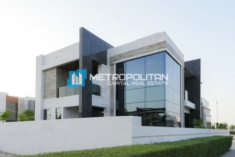 4 bedrooms Villa on the Yas Island, UAE No. 90855 9