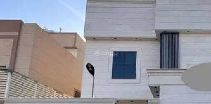 Villa de 4 dormitorios en Riyadh, Saudi Arabia No. 98779