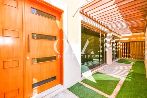 Villa de 4 chambres à Al Raha Gardens, UAE No. 11694 3