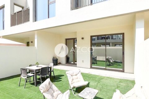 Villa de 3 chambres à EMAAR South, UAE No. 99927 14