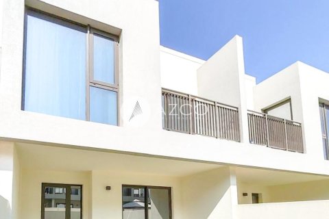 Villa de 3 chambres à EMAAR South, UAE No. 99927 15