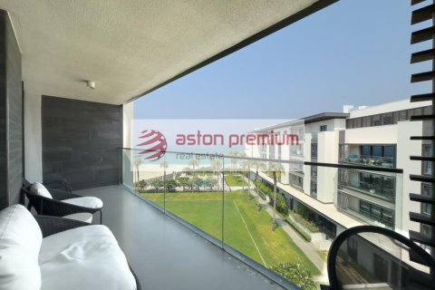 3 bedrooms Apartment in Dubai, UAE No. 101901 2