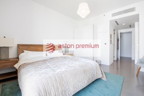 3 bedrooms Apartment in Dubai, UAE No. 101901 7