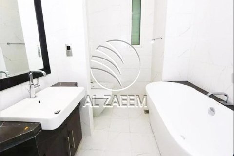 Villa de 5 dormitorios en The Marina, UAE No. 91494 3