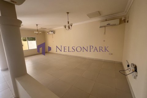 4 bedrooms Villa in Doha, Qatar No. 58171 4