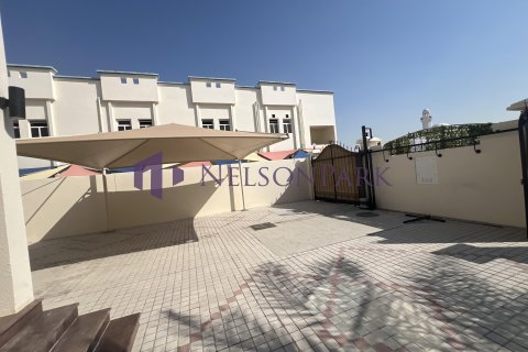 4 bedrooms Villa in Doha, Qatar No. 58171 9