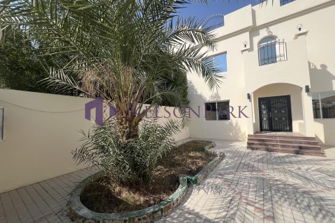 4 bedrooms Villa in Doha, Qatar No. 58171 12