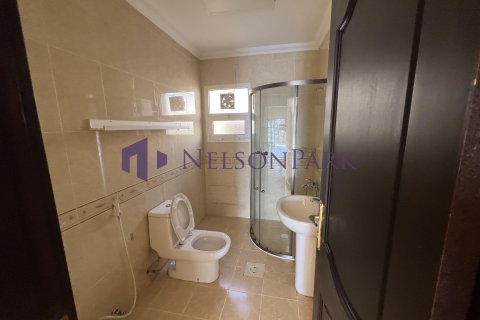 4 bedrooms Villa in Doha, Qatar No. 58171 19