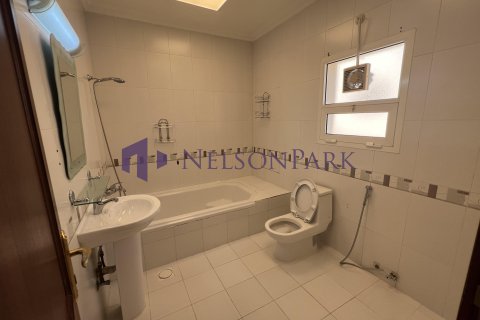 4 bedrooms Villa in Doha, Qatar No. 58171 16