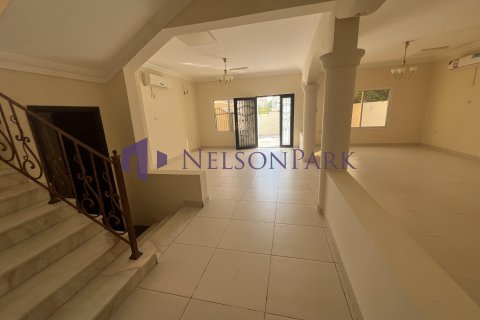 4 bedrooms Villa in Doha, Qatar No. 58171 6