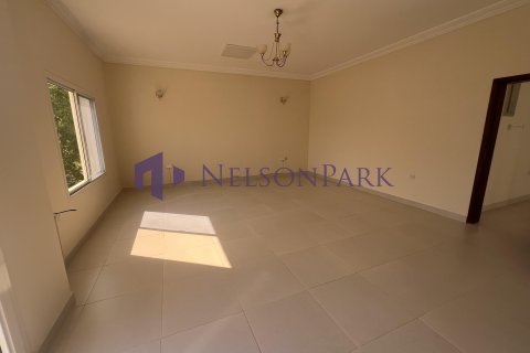 4 bedrooms Villa in Doha, Qatar No. 58171 3