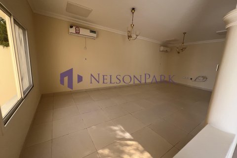 4 bedrooms Villa in Doha, Qatar No. 58171 8