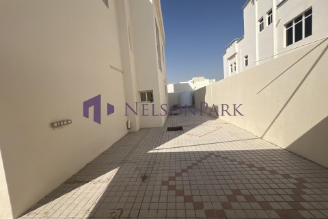4 bedrooms Villa in Doha, Qatar No. 58171 7