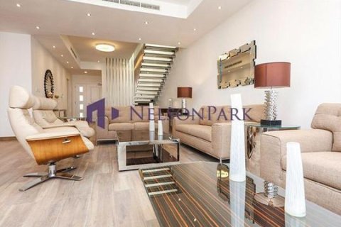 4 bedrooms Villa in Lusail, Qatar No. 58169 6