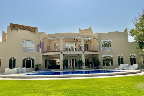 5 bedrooms Villa in Doha, Qatar No. 58170 3