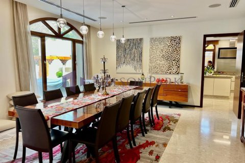 5 bedrooms Villa in Doha, Qatar No. 58170 18