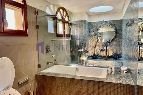 5 bedrooms Villa in Doha, Qatar No. 58170 28