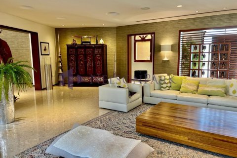 5 bedrooms Villa in Doha, Qatar No. 58170 12