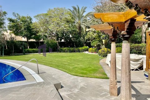 5 bedrooms Villa in Doha, Qatar No. 58170 4