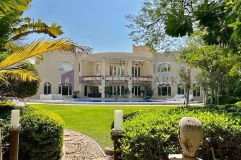 5 bedrooms Villa in Doha, Qatar No. 58170 1