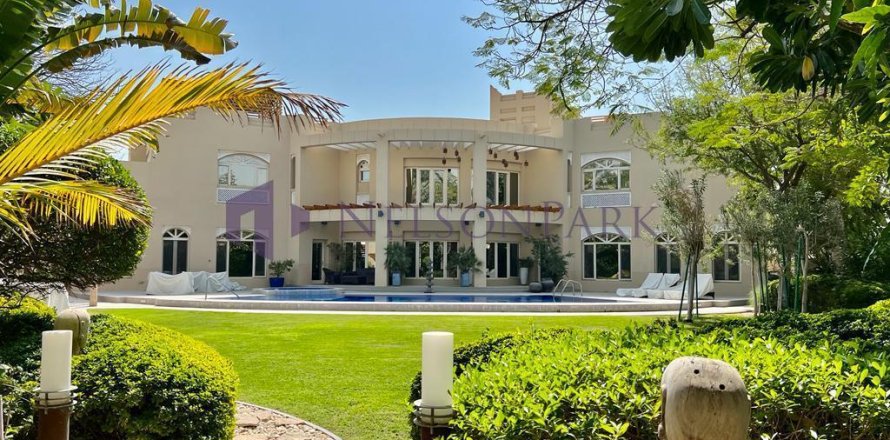 5 bedrooms Villa in Doha, Qatar No. 58170