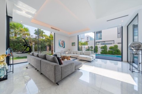 Villa de 5 dormitorios en Al Barari, UAE No. 102950 2