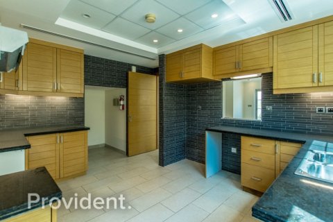 4 bedrooms Villa in Jumeirah Park, UAE No. 3521 12