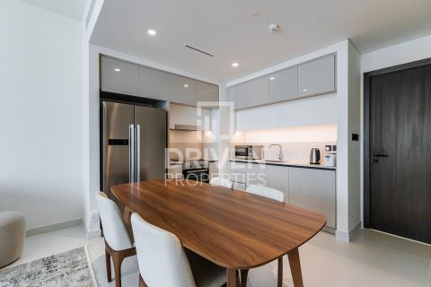 Квартира с 2 спальнями в EMAAR Beachfront, ОАЭ №84691 5