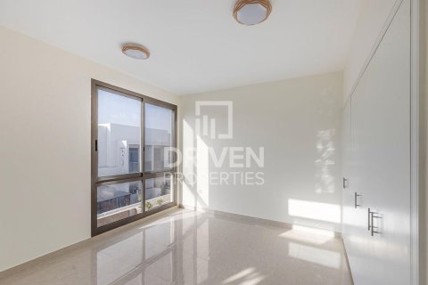 Townhouse de 4 dormitorios en Town Square, UAE No. 84918 3