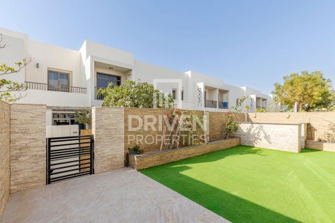 Townhouse de 4 dormitorios en Town Square, UAE No. 84918 14