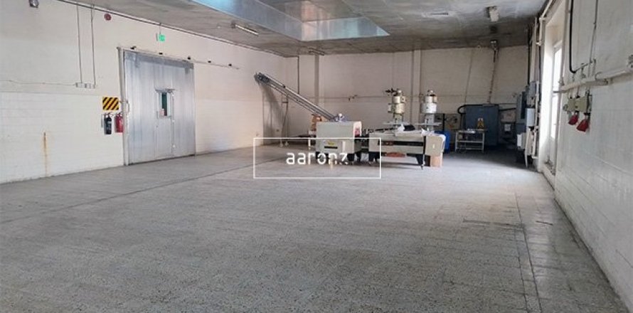 Склад 418.1м² в Al Quoz, ОАЭ №50634
