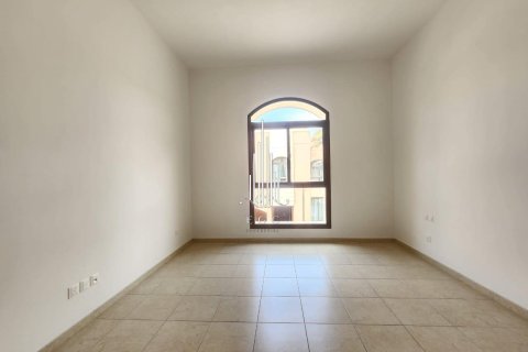 4 bedrooms Villa in Abu Dhabi Gate City, UAE No. 24611 14