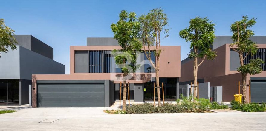 Villa de 5 chambres à Tilal City, UAE No. 63648