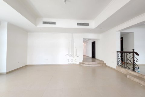 Villa de 5 dormitorios en Al Maqtaa, UAE No. 19708 16