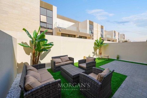Villa de 4 chambres à District 11, UAE No. 81733 12
