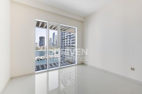 2 bedrooms Apartment in EMAAR Beachfront, UAE No. 83707 11