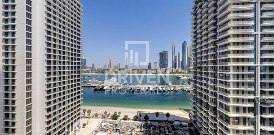 Квартира с 2 спальнями в EMAAR Beachfront, ОАЭ №83707