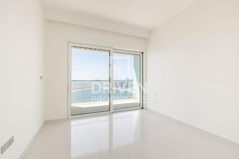 3 bedrooms Apartment in EMAAR Beachfront, UAE No. 83706 11