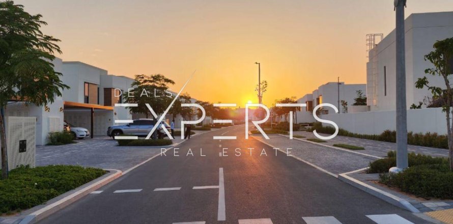 Townhouse de 2 dormitorios en  Yas Island, UAE No. 80059