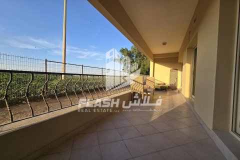 Квартира с 2 спальнями в Al Hamra Village, ОАЭ №88548 12