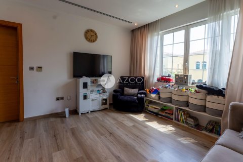 Villa de 4 dormitorios en Jumeirah Park, UAE No. 101698 8