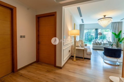 Villa de 4 dormitorios en Jumeirah Park, UAE No. 101698 2