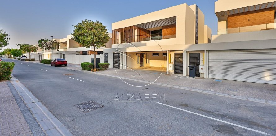 Villa de 5 dormitorios en Yas Island, UAE No. 90003