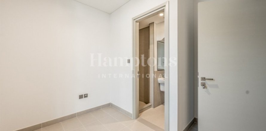 Villa de 4 dormitorios en Sun, UAE No. 72721