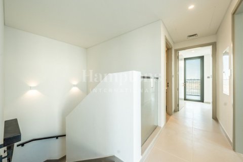 Villa de 4 dormitorios en Sun, UAE No. 72721 8
